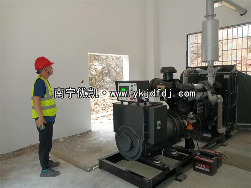 2022年5月6日，250KW上柴發(fā)電機(jī)組交付廣西某建筑工程隊使用