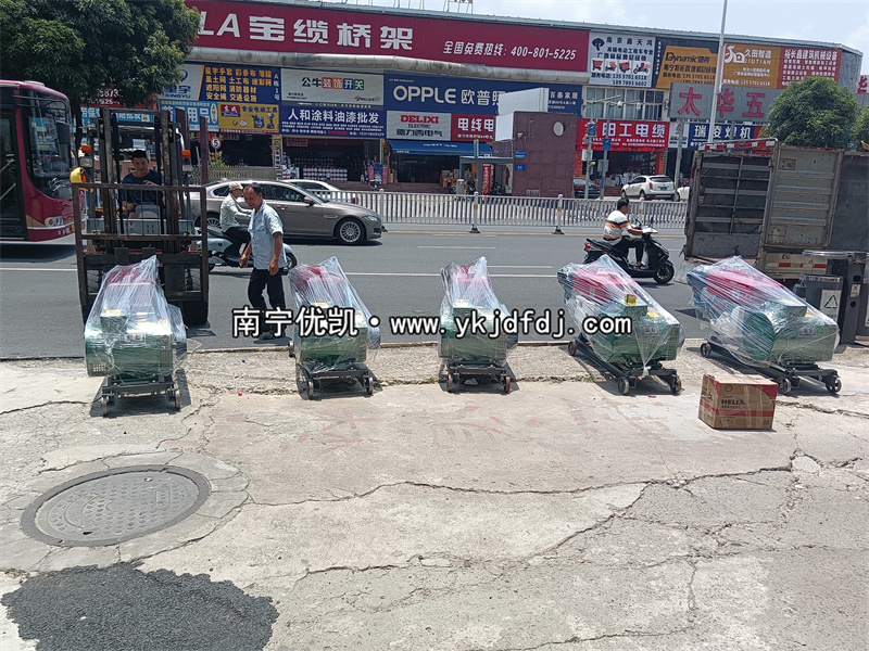 2023年7月26日，5臺單缸柴油發(fā)電機組試機發(fā)貨大連出口到非洲
