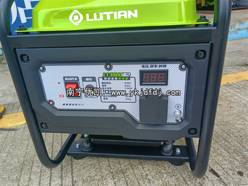 2024年6月28日，客戶到店自提一臺(tái)3KW汽油變頻發(fā)電機(jī)