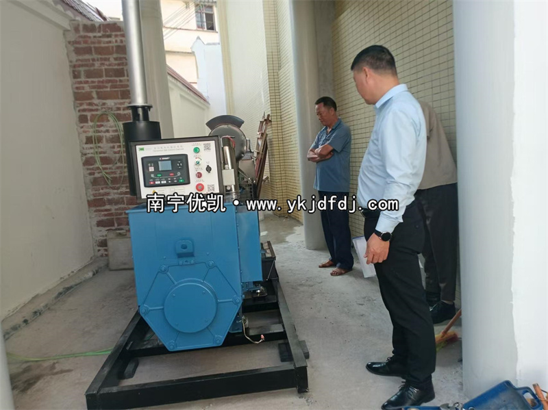 2024年10月30日，容縣項(xiàng)目200kw柴油發(fā)電機(jī)組到貨安裝調(diào)試