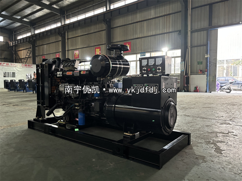 2025年3月13日，120kw濰坊雷納柴油發(fā)電機組裝車發(fā)貨